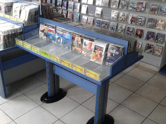 πωλειται εξοπλισμος για dvd club